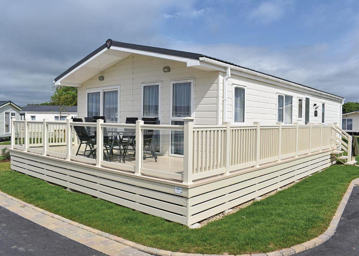 Hoburne Naish Hotel Highcliffe Exterior photo